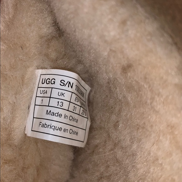 🍁🍂Ugg Girl’s Boots - Picture 5 of 7